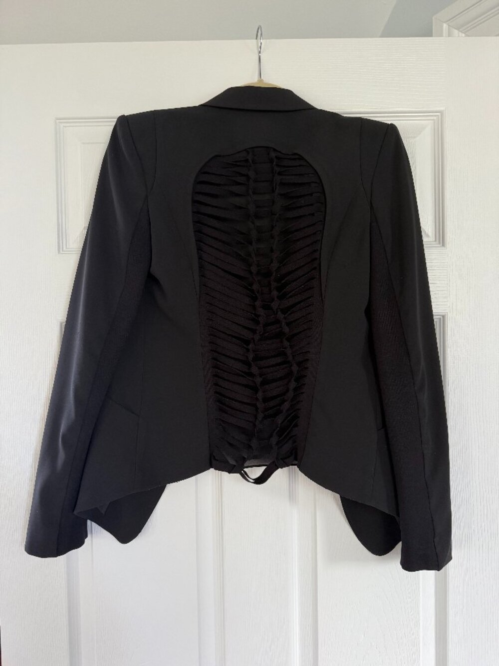 BCBG MAX AZRIA Blazer with detailed back